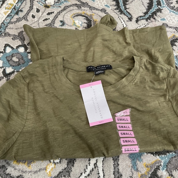 Bundle of 2 Social Standard Knot Front T-Shirts, NWT, Size S - Picture 12 of 12